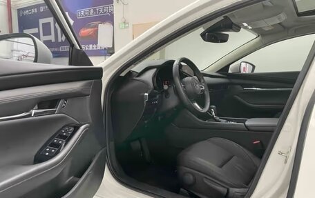 Mazda 3, 2022 год, 2 100 000 рублей, 9 фотография