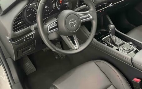 Mazda 3, 2022 год, 2 100 000 рублей, 10 фотография