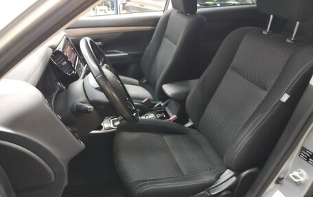 Mitsubishi Outlander III рестайлинг 3, 2018 год, 1 530 000 рублей, 6 фотография