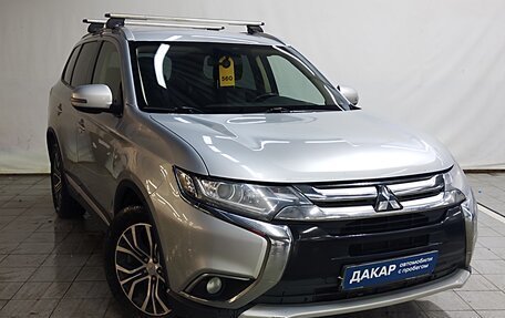 Mitsubishi Outlander III рестайлинг 3, 2018 год, 1 530 000 рублей, 2 фотография