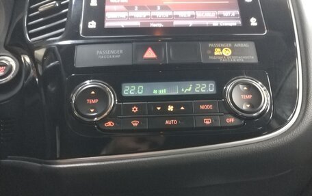 Mitsubishi Outlander III рестайлинг 3, 2018 год, 1 530 000 рублей, 13 фотография