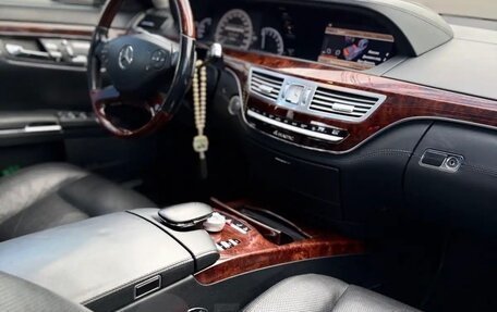 Mercedes-Benz S-Класс, 2009 год, 2 000 000 рублей, 9 фотография