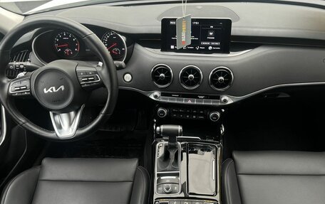 KIA Stinger I, 2022 год, 4 070 000 рублей, 18 фотография