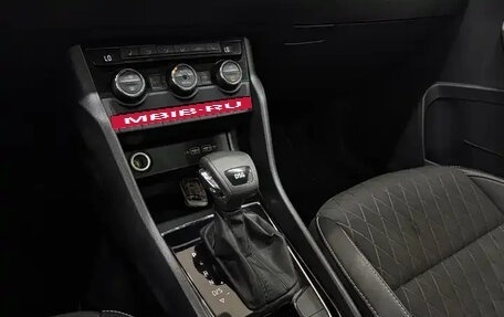 Skoda Karoq I, 2021 год, 3 000 000 рублей, 13 фотография