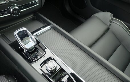 Volvo XC60 II, 2025 год, 7 700 000 рублей, 17 фотография