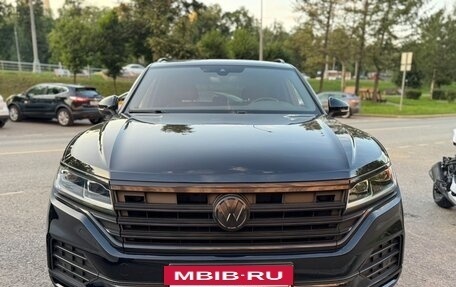 Volkswagen Touareg III, 2019 год, 3 950 000 рублей, 2 фотография