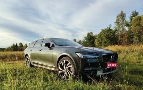Volvo V90 Cross Country I рестайлинг, 2018 год, 3 480 000 рублей, 1 фотография