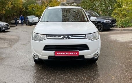 Mitsubishi Outlander III рестайлинг 3, 2012 год, 1 390 000 рублей, 1 фотография