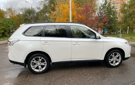 Mitsubishi Outlander III рестайлинг 3, 2012 год, 1 390 000 рублей, 2 фотография