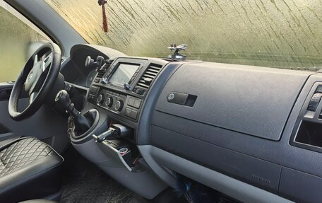 Volkswagen Caravelle T5, 2013 год, 1 750 000 рублей, 4 фотография