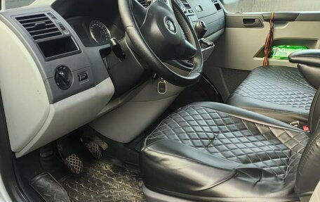 Volkswagen Caravelle T5, 2013 год, 1 750 000 рублей, 7 фотография