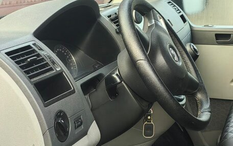 Volkswagen Caravelle T5, 2013 год, 1 750 000 рублей, 6 фотография