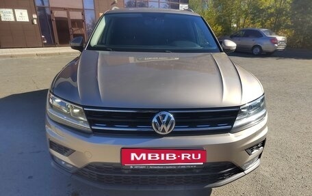 Volkswagen Tiguan II, 2017 год, 2 000 000 рублей, 3 фотография