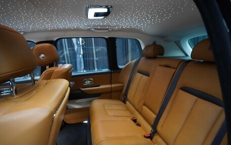 Rolls-Royce Cullinan, 2025 год, 59 000 000 рублей, 15 фотография