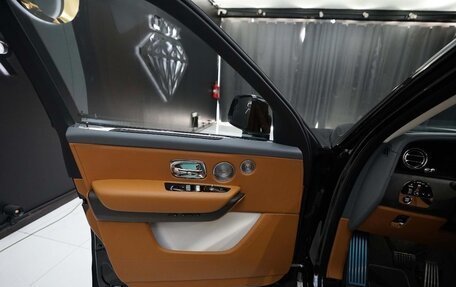 Rolls-Royce Cullinan, 2025 год, 59 000 000 рублей, 8 фотография