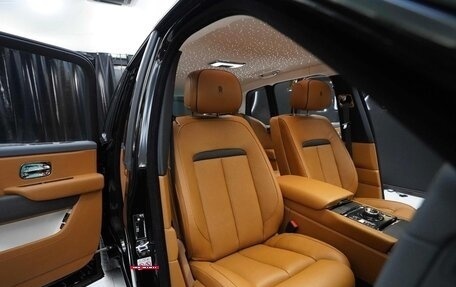 Rolls-Royce Cullinan, 2025 год, 59 000 000 рублей, 20 фотография