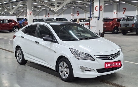 Hyundai Solaris II рестайлинг, 2015 год, 770 000 рублей, 3 фотография