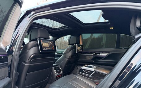 BMW 7 серия, 2019 год, 4 150 000 рублей, 14 фотография