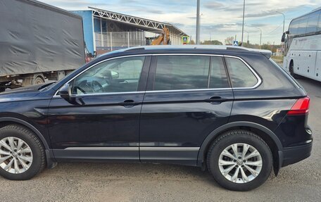 Volkswagen Tiguan II, 2018 год, 1 950 000 рублей, 3 фотография