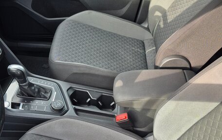 Volkswagen Tiguan II, 2018 год, 1 950 000 рублей, 9 фотография