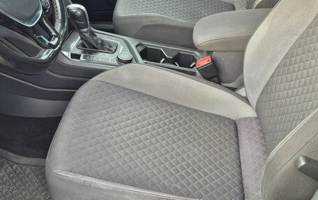 Volkswagen Tiguan II, 2018 год, 1 950 000 рублей, 12 фотография