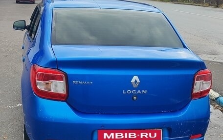Renault Logan II, 2018 год, 950 000 рублей, 6 фотография