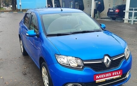 Renault Logan II, 2018 год, 950 000 рублей, 3 фотография