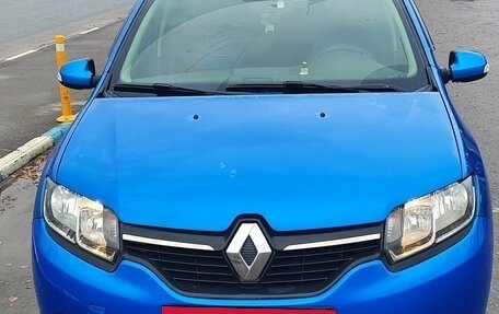 Renault Logan II, 2018 год, 950 000 рублей, 2 фотография