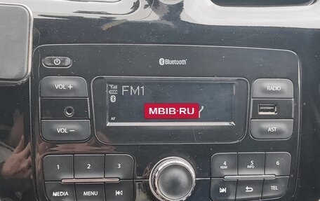 Renault Logan II, 2018 год, 950 000 рублей, 10 фотография