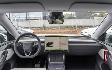 Tesla Model Y I, 2025 год, 5 814 000 рублей, 9 фотография