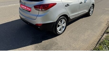 Hyundai ix35 I рестайлинг, 2011 год, 980 000 рублей, 4 фотография