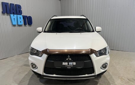 Mitsubishi Outlander III рестайлинг 3, 2011 год, 990 000 рублей, 2 фотография