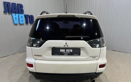 Mitsubishi Outlander III рестайлинг 3, 2011 год, 990 000 рублей, 4 фотография