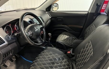 Mitsubishi Outlander III рестайлинг 3, 2011 год, 990 000 рублей, 7 фотография