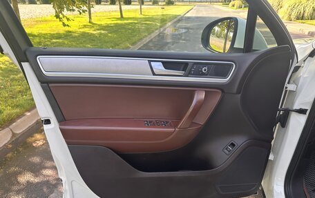 Volkswagen Touareg III, 2010 год, 2 450 000 рублей, 13 фотография