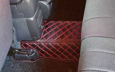 Toyota Avensis III рестайлинг, 2004 год, 850 000 рублей, 5 фотография