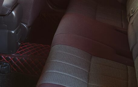 Toyota Avensis III рестайлинг, 2004 год, 850 000 рублей, 4 фотография