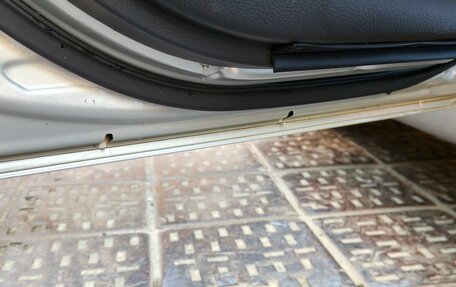 Toyota Avensis III рестайлинг, 2004 год, 850 000 рублей, 8 фотография