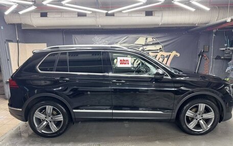 Volkswagen Tiguan II, 2019 год, 2 700 000 рублей, 3 фотография