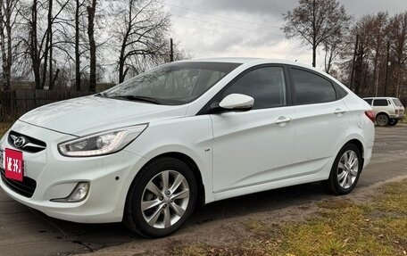 Hyundai Solaris II рестайлинг, 2013 год, 980 000 рублей, 4 фотография