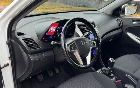 Hyundai Solaris II рестайлинг, 2013 год, 980 000 рублей, 12 фотография