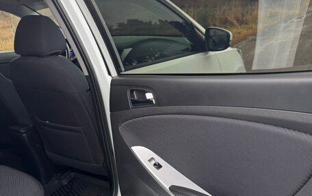 Hyundai Solaris II рестайлинг, 2013 год, 980 000 рублей, 18 фотография