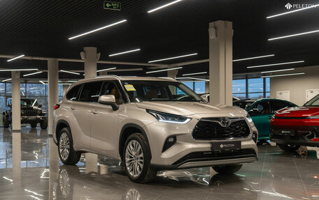 Toyota Highlander, 2025 год, 6 500 000 рублей, 2 фотография
