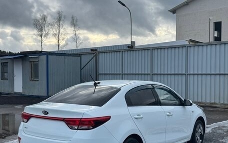 KIA Rio IV, 2017 год, 1 023 000 рублей, 2 фотография