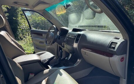 Toyota Land Cruiser Prado 120 рестайлинг, 2003 год, 1 350 000 рублей, 21 фотография