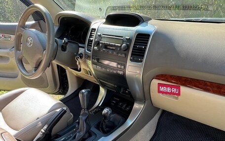 Toyota Land Cruiser Prado 120 рестайлинг, 2003 год, 1 350 000 рублей, 26 фотография