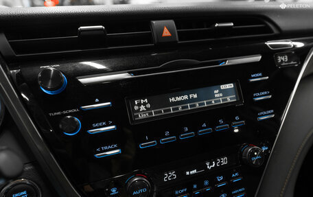 Toyota Camry, 2018 год, 2 230 000 рублей, 16 фотография