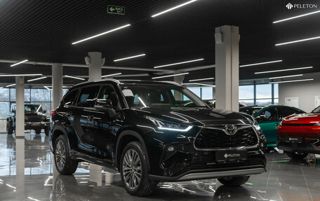 Toyota Highlander, 2025 год, 6 200 000 рублей, 2 фотография