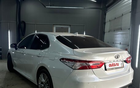 Toyota Camry, 2020 год, 1 950 000 рублей, 2 фотография