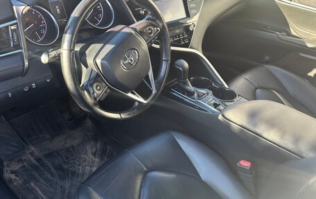 Toyota Camry, 2020 год, 1 950 000 рублей, 4 фотография